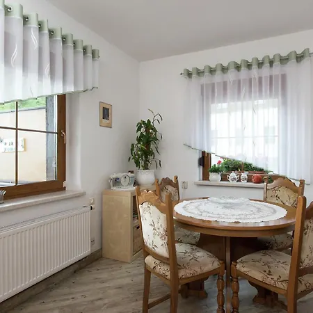 Cozy Base With Garden דירה ברייטנברון