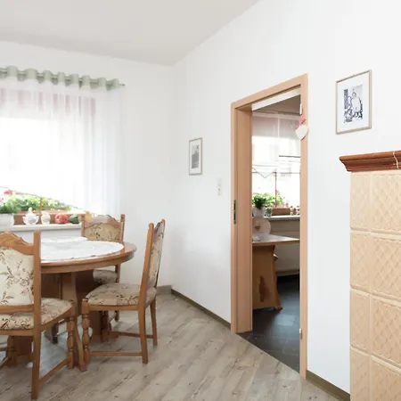 Cozy Base With Garden ברייטנברון