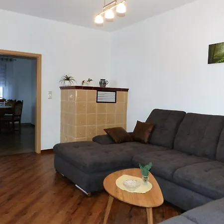 דירה Cozy Base With Garden